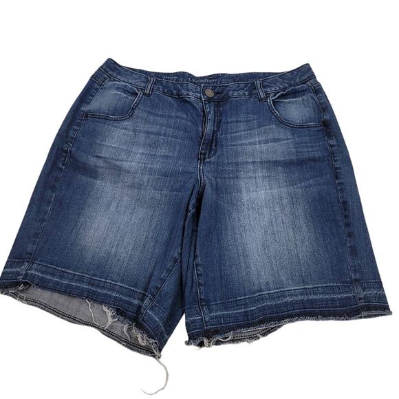 Copied Lane Bryant Bermuda Whiskering Drop Hem Jean Denim Women's Shorts 18 - Picture 1 of 4